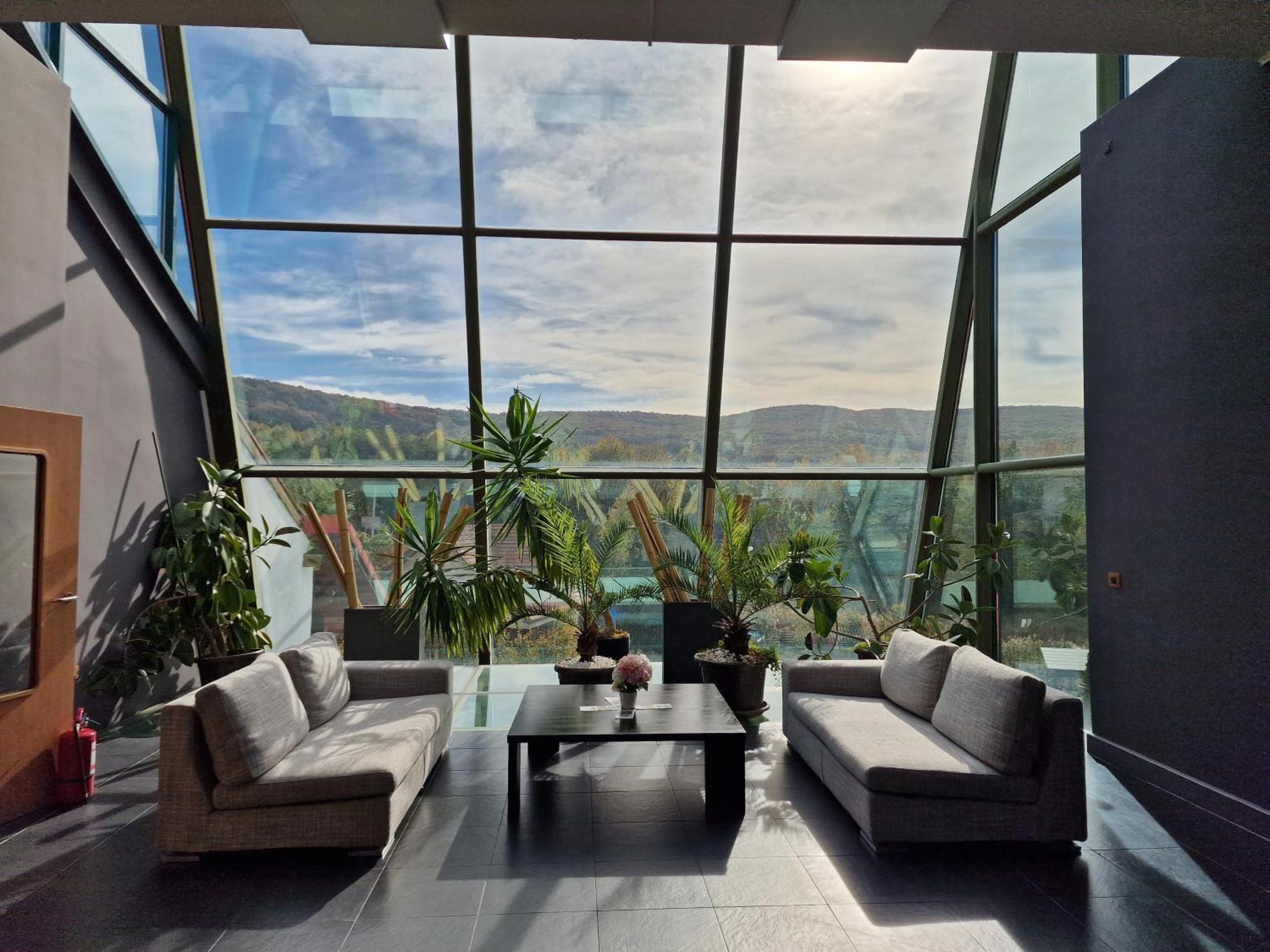 Hotel Sunny Hill Клуж-Напока Екстериор снимка