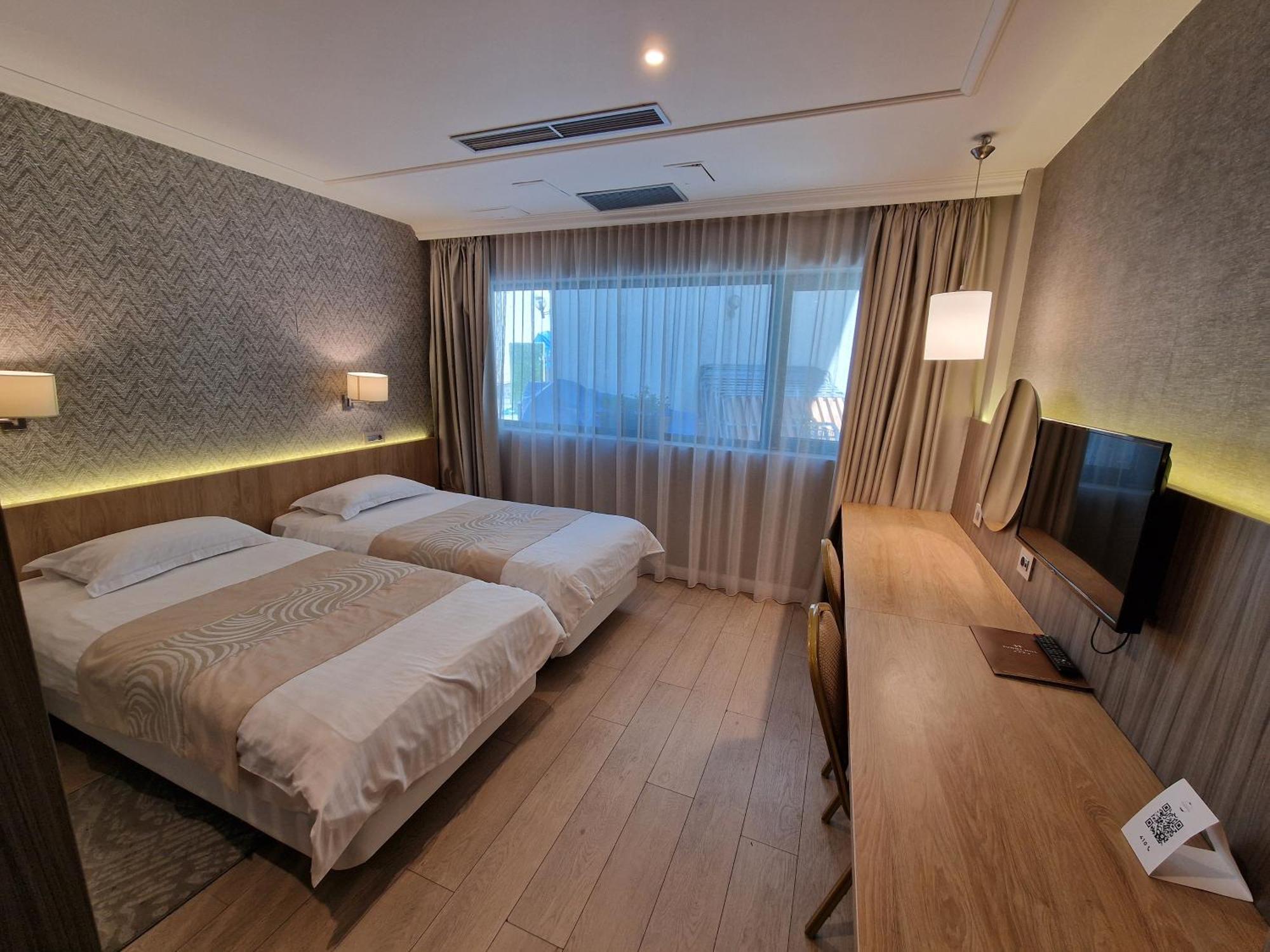 Hotel Sunny Hill Клуж-Напока Екстериор снимка
