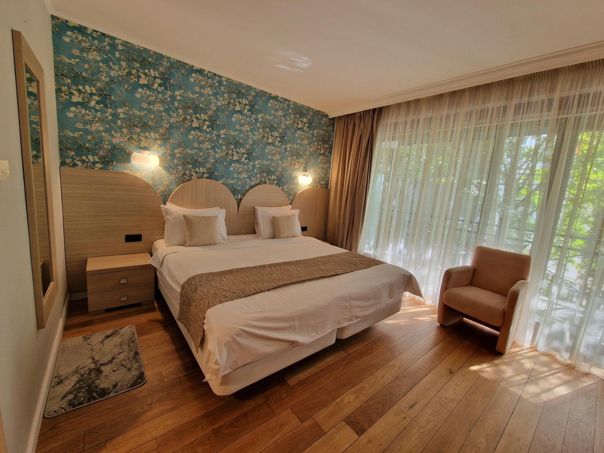 Hotel Sunny Hill Клуж-Напока Екстериор снимка