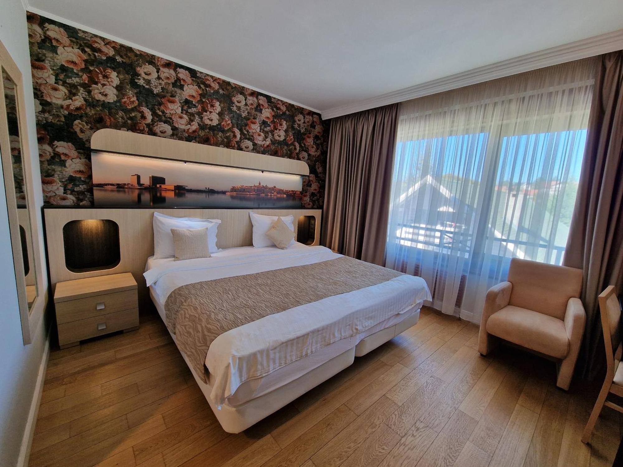 Hotel Sunny Hill Клуж-Напока Екстериор снимка