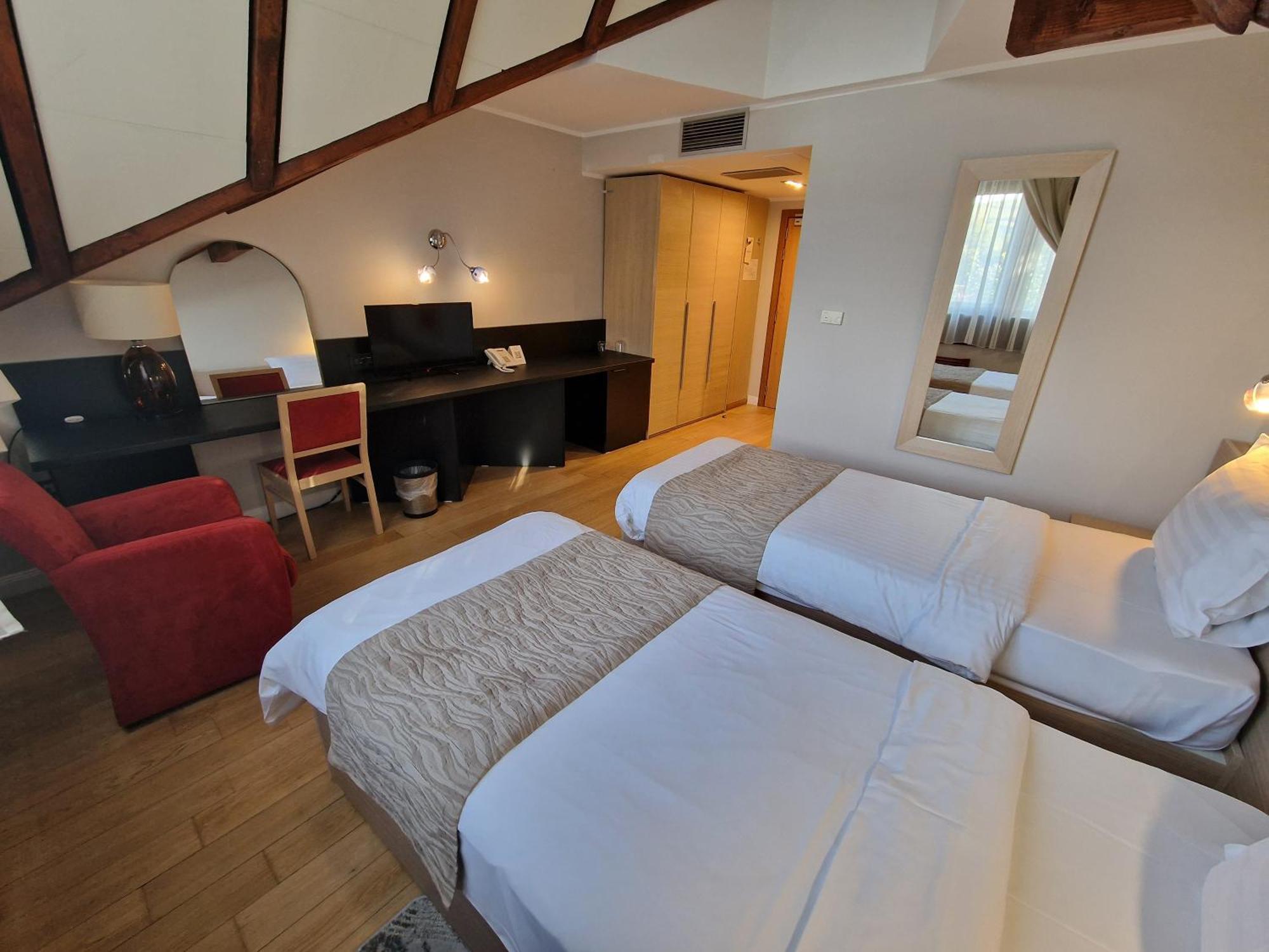 Hotel Sunny Hill Клуж-Напока Екстериор снимка