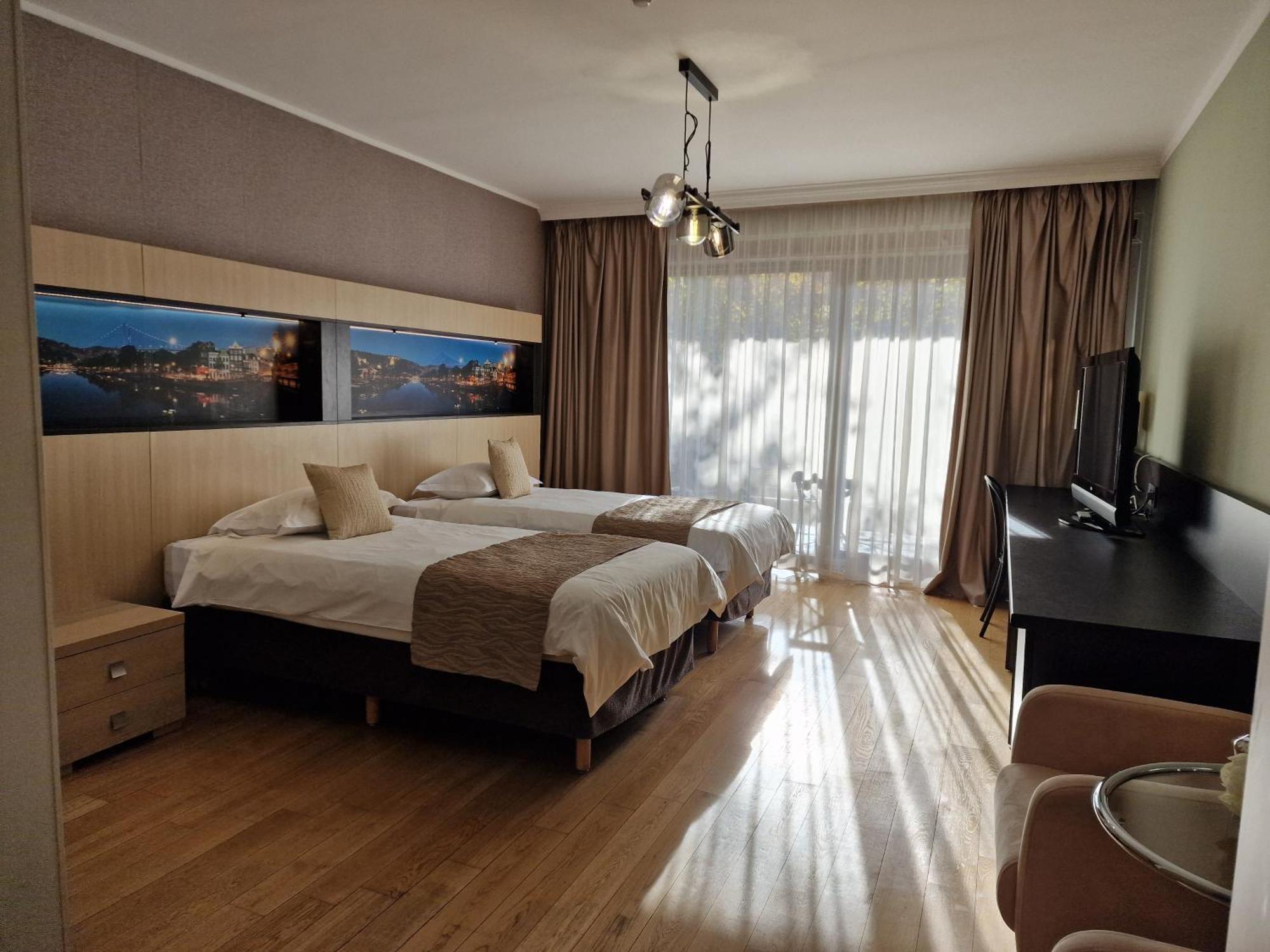 Hotel Sunny Hill Клуж-Напока Екстериор снимка